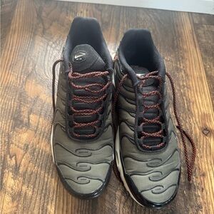 Nike Men's Black and Brown Sneakers